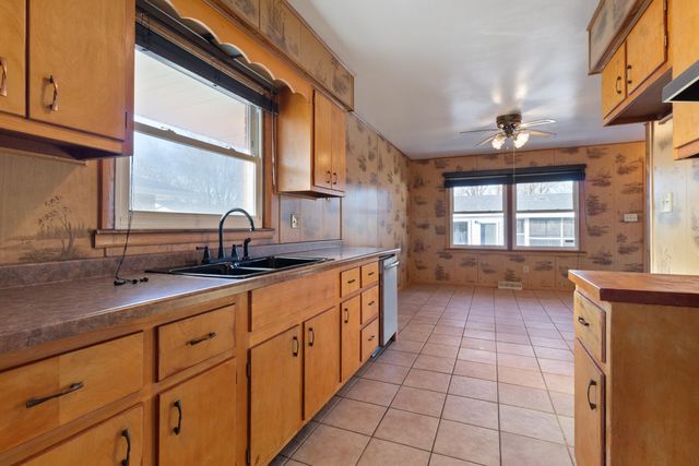 410 W 52nd Place, Merrillville, IN 46410