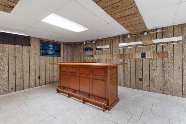 410 W 52nd Place, Merrillville, IN 46410