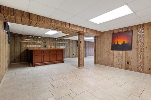 410 W 52nd Place, Merrillville, IN 46410