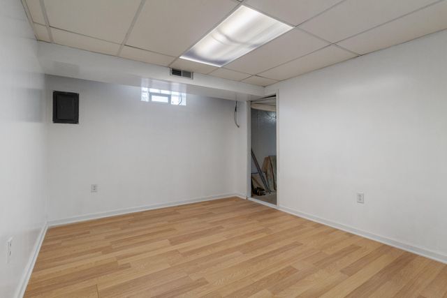 410 W 52nd Place, Merrillville, IN 46410