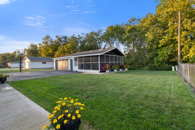 410 W 52nd Place, Merrillville, IN 46410