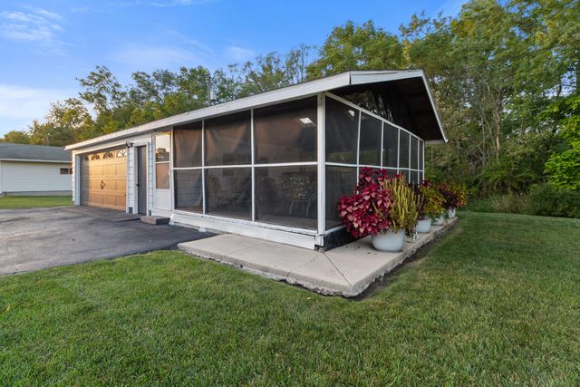 410 W 52nd Place, Merrillville, IN 46410