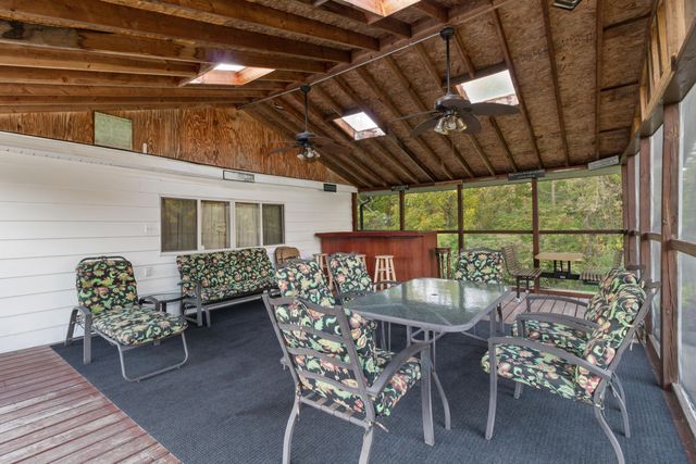 410 W 52nd Place, Merrillville, IN 46410