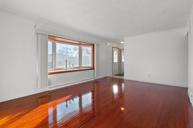 410 W 52nd Place, Merrillville, IN 46410