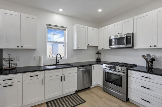 1466 hamlet Street, Columbus, OH 43201