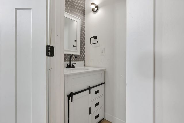 1466 hamlet Street, Columbus, OH 43201