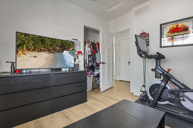 1466 hamlet Street, Columbus, OH 43201