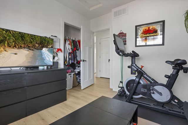 1466 hamlet Street, Columbus, OH 43201