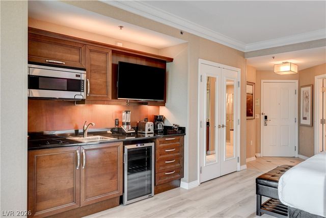 135 East Harmon Avenue 1619, Las Vegas, NV 89109