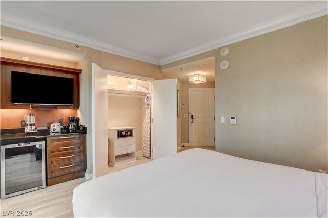 135 East Harmon Avenue 1619, Las Vegas, NV 89109