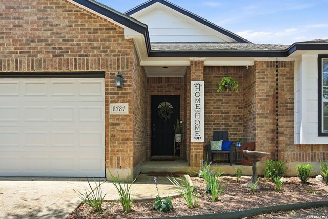 8787 LAUREL CANYON DR, Universal City, TX 78148