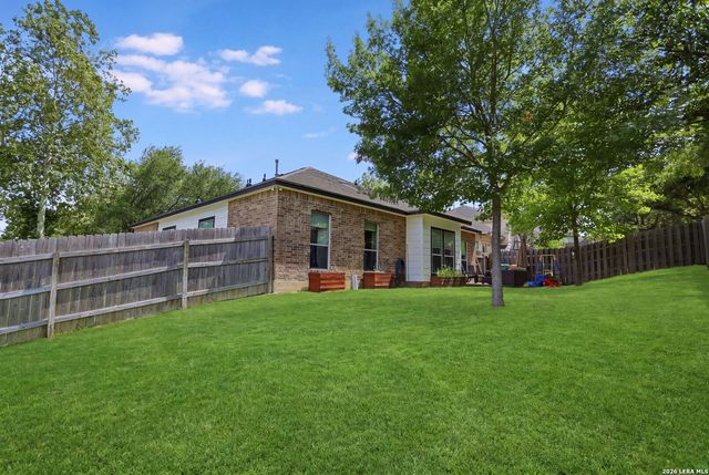 8787 LAUREL CANYON DR, Universal City, TX 78148