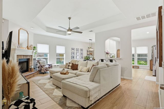 8787 LAUREL CANYON DR, Universal City, TX 78148