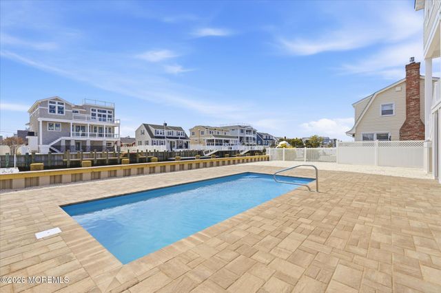 4 W Dune Lane, Long Beach Twp, NJ 08008