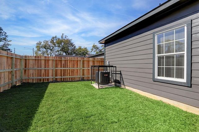 8103 Glass Street AB, Houston, TX 77016