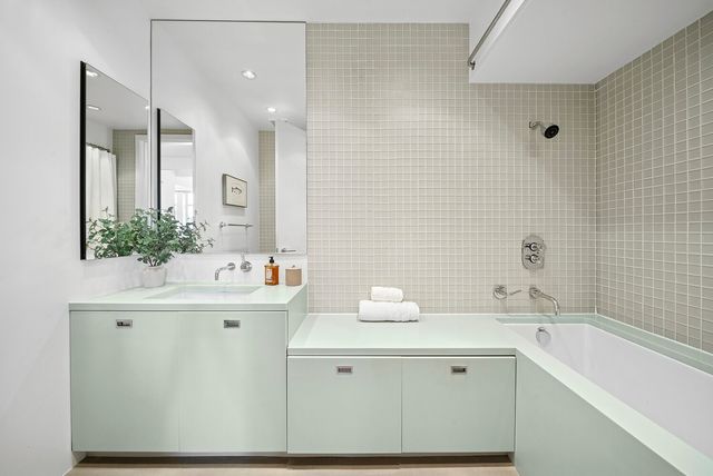 245 7th Ave Apt 10C, New York City, NY 10001