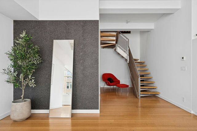 245 7th Ave Apt 10C, New York City, NY 10001