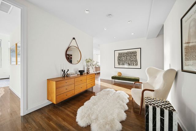 245 7th Ave Apt 10C, New York City, NY 10001