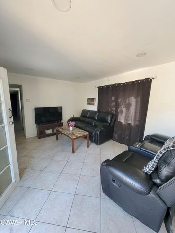 45541 E 30th Street 7, Lancaster, CA 93535
