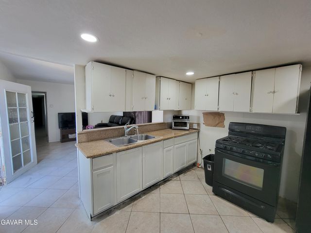 45541 E 30th Street 7, Lancaster, CA 93535