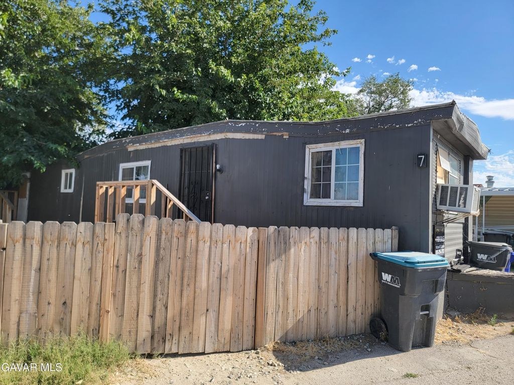 45541 E 30th Street 7, Lancaster, CA 93535