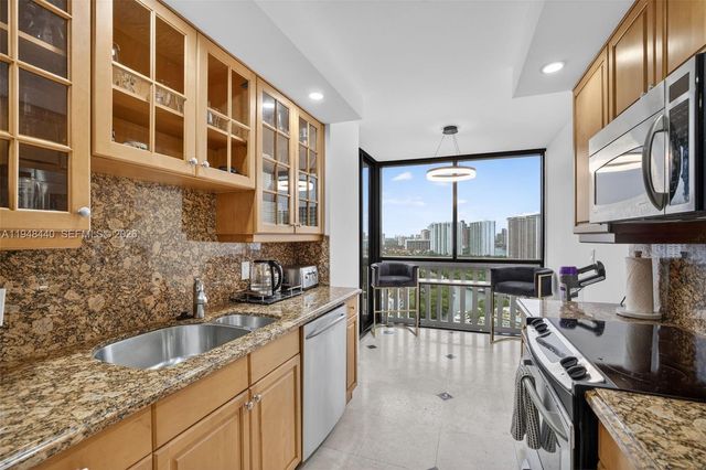 1000 Island Blvd 2105, Aventura, FL 33160