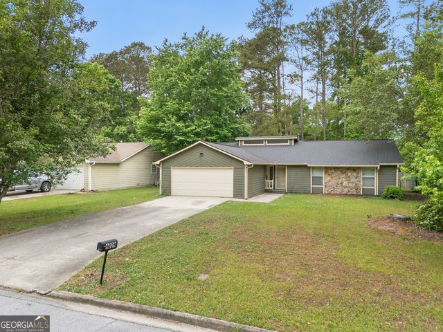 1328 Foxvale Drive, Hampton, GA 30228