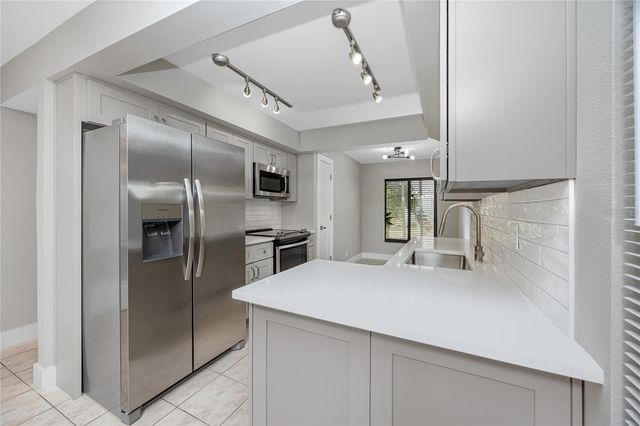 7310 SUNSHINE SKYWAY LANE S 116, St Petersburg, FL 33711