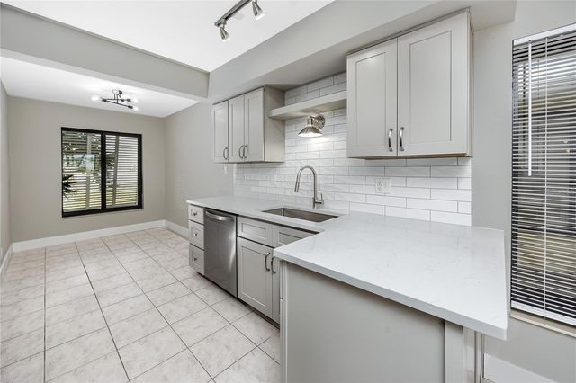 7310 SUNSHINE SKYWAY LANE S 116, St Petersburg, FL 33711