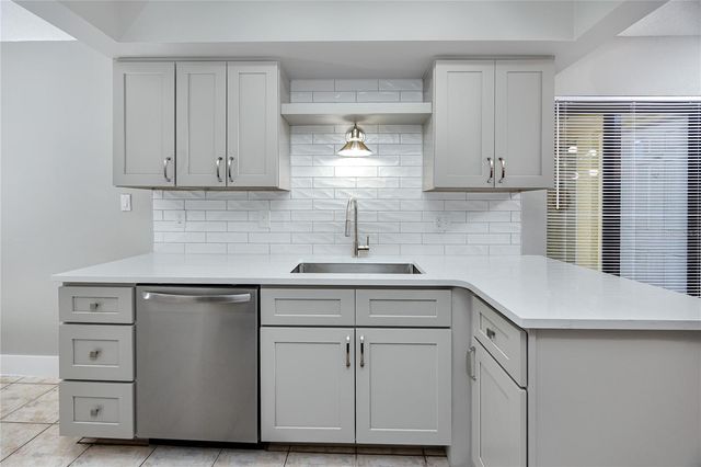 7310 SUNSHINE SKYWAY LANE S 116, St Petersburg, FL 33711