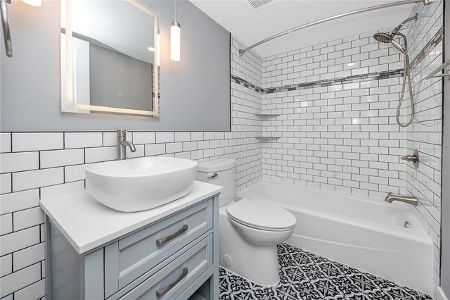 7310 SUNSHINE SKYWAY LANE S 116, St Petersburg, FL 33711