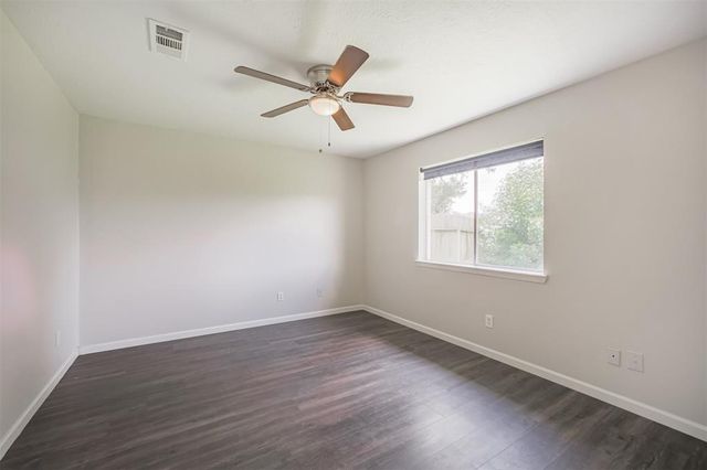 10606 Forest Leaf Drive, Sugar Land, TX 77498