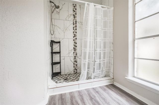 10606 Forest Leaf Drive, Sugar Land, TX 77498