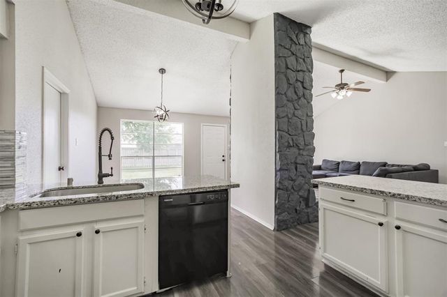 10606 Forest Leaf Drive, Sugar Land, TX 77498
