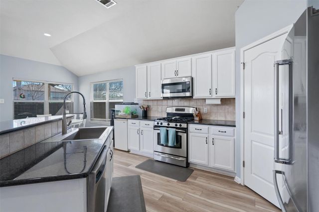 1207 Utopia LN, Hutto, TX 78634