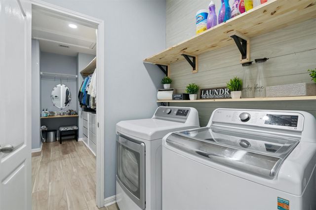 1207 Utopia LN, Hutto, TX 78634