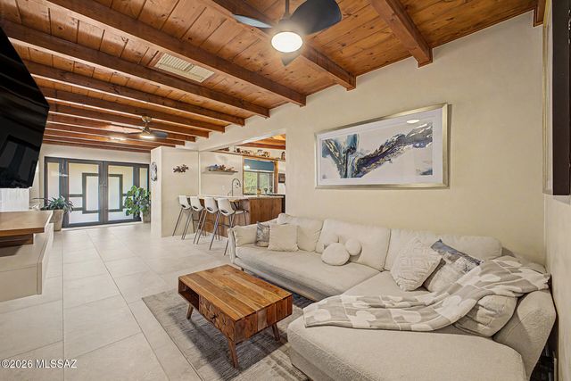 5865 N Escondido Lane, Tucson, AZ 85704
