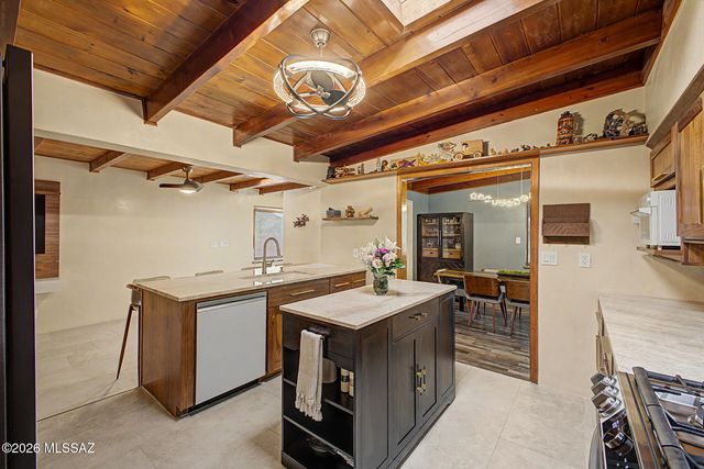 5865 N Escondido Lane, Tucson, AZ 85704