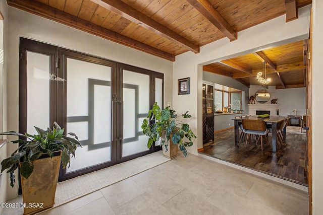 5865 N Escondido Lane, Tucson, AZ 85704