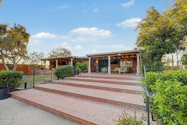 5865 N Escondido Lane, Tucson, AZ 85704