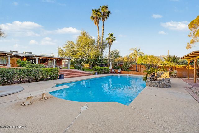 5865 N Escondido Lane, Tucson, AZ 85704