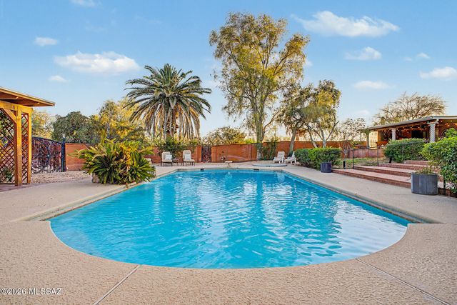5865 N Escondido Lane, Tucson, AZ 85704