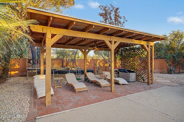 5865 N Escondido Lane, Tucson, AZ 85704