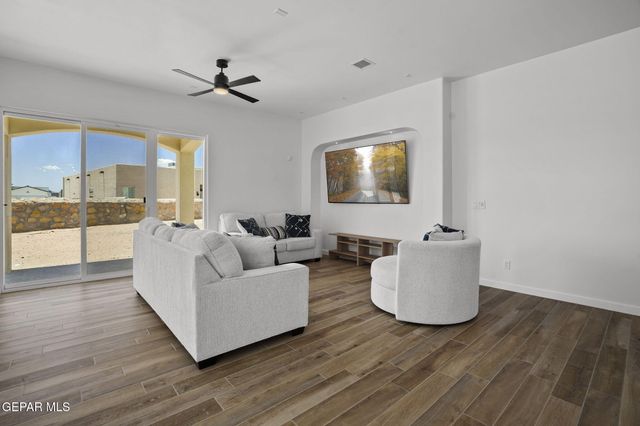 3765 Model Lane, El Paso, TX 79938