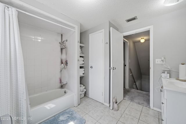 1025 GRANGER Drive, Jacksonville, FL 32221