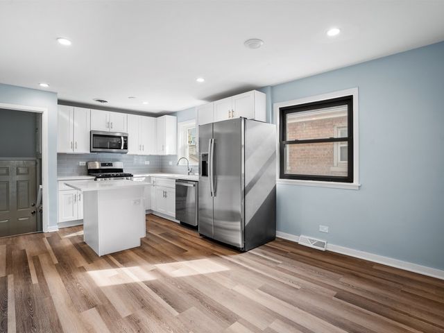 12321 S Green Street, Calumet Park, IL 60827