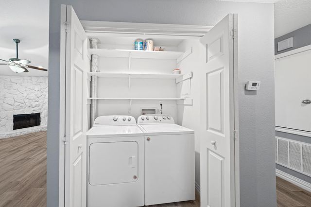 8 Hideaway Drive, Friendswood, TX 77546