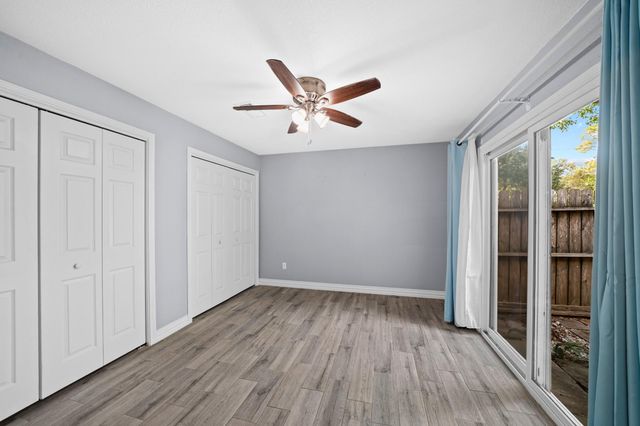 8 Hideaway Drive, Friendswood, TX 77546