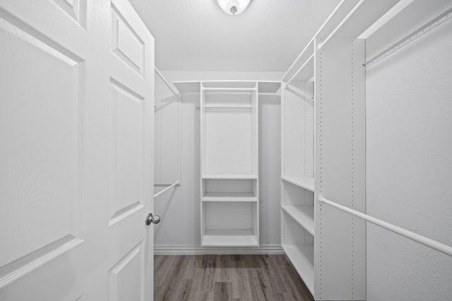 8 Hideaway Drive, Friendswood, TX 77546