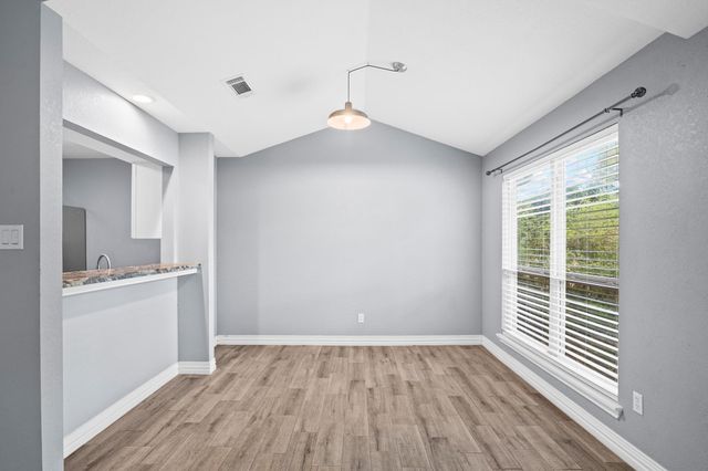 8 Hideaway Drive, Friendswood, TX 77546